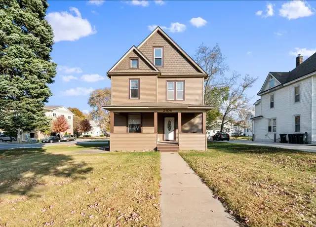 Property at 2104 College St, Cedar Falls, IA, 50613, 3 beds, 1 bath, [object Object]