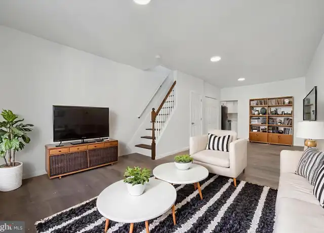 Property at 2412 S Franklin St, Philadelphia, PA, 19148, 3 beds, 1 bath, [object Object]