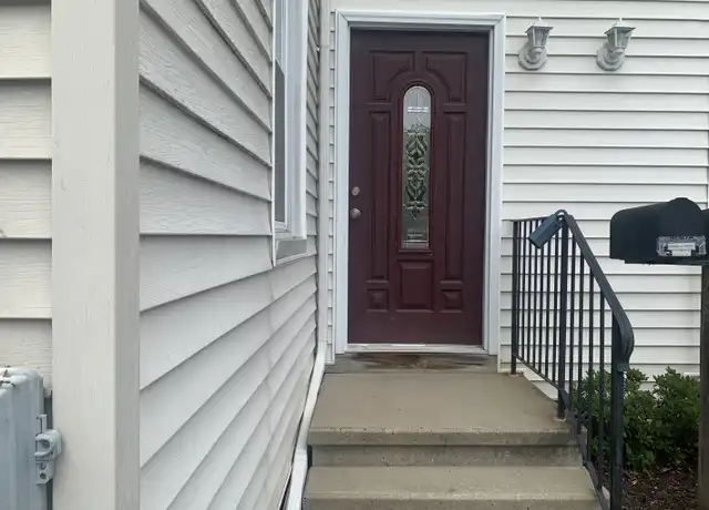 Property at 20 5th St Unit 5TH, Danbury, CT, 06810, 2 beds, 1 bath, [object Object]