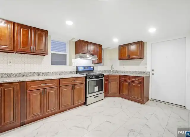 Property at 3301 Pleasant Ave #3311, Union City, NJ, 07087, 3 beds, 1 bath, [object Object]