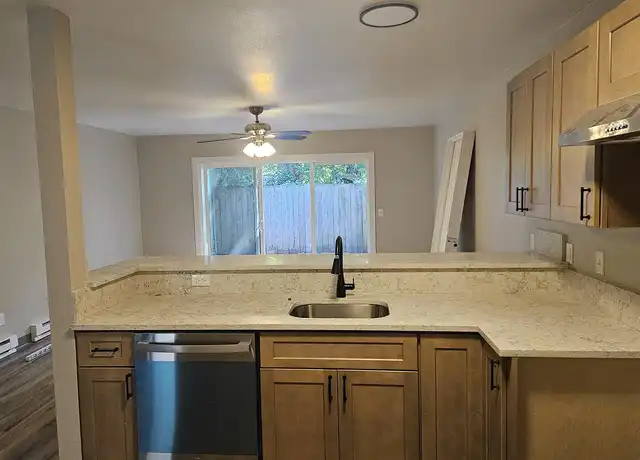 Property at 4210 NE Cully Blvd, Portland, OR, 97218, 1-2 bed, 1-1.5 bath, [object Object]