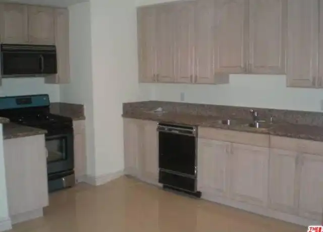 Property at 923 Euclid St #201, Santa Monica, CA, 90403, 3 beds, 3 baths, [object Object]