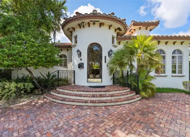Property at 1223 Jackson St, Hollywood, FL, 33019, 5 beds, 3 baths, [object Object]