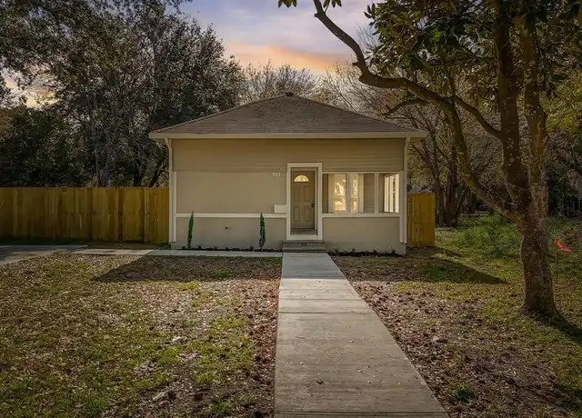 Property at 311 7th Ave N, Texas City, TX, 77590, 3 beds, 2 baths, [object Object]