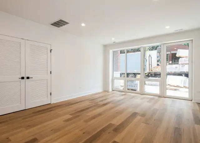 Property at 1435 W Fillmore St Unit 204, Chicago, IL, 60607, 1 bed, 1 bath, [object Object]