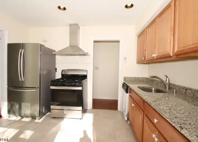 Property at 32 Fellswood Dr, Livingston, NJ, 07039, 3 beds, 2 baths, [object Object]