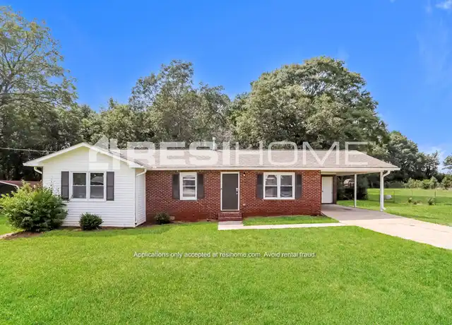 Property at 3 North Ave, Hampton, GA, 30228, 3 beds, 2 baths, [object Object]