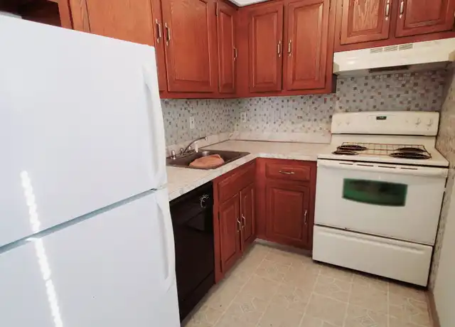 Property at 696 Hope St Unit 7, Stamford, CT, 06907, 1 bed, 1 bath, [object Object]