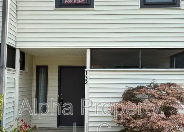 Property at 132 Shockley St, Taylors, SC, 29687, 2 beds, 2.5 baths, [object Object]