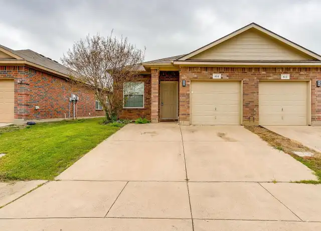 Property at 812 Walnut St, Burleson, TX, 76028, 3 beds, 2 baths, [object Object]