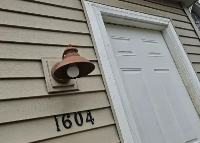Property at 1604 Coleman Ave Unit 1, Lansing, MI, 48910, 1 bed, 1 bath, [object Object]