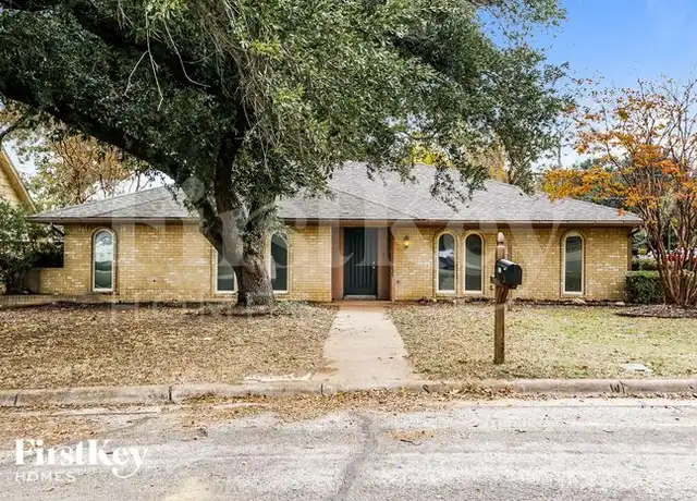 Property at 2012 Garden Oaks Dr, Arlington, TX, 76012, 3 beds, 2 baths, [object Object]