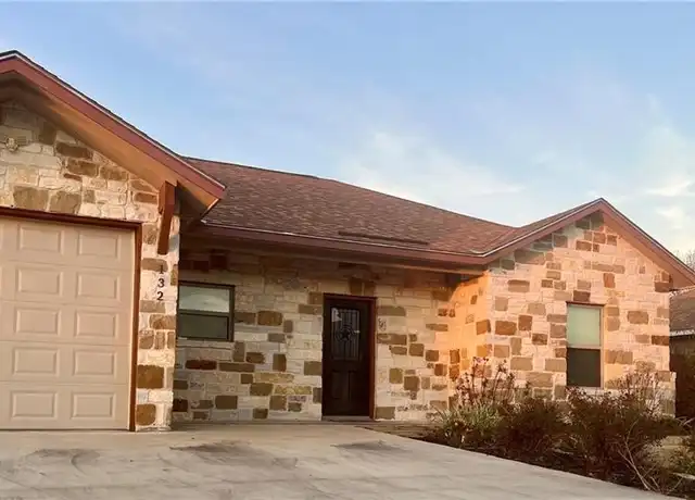 Property at 132 Navarro Xing, Seguin, TX, 78155, 3 beds, 2 baths, [object Object]