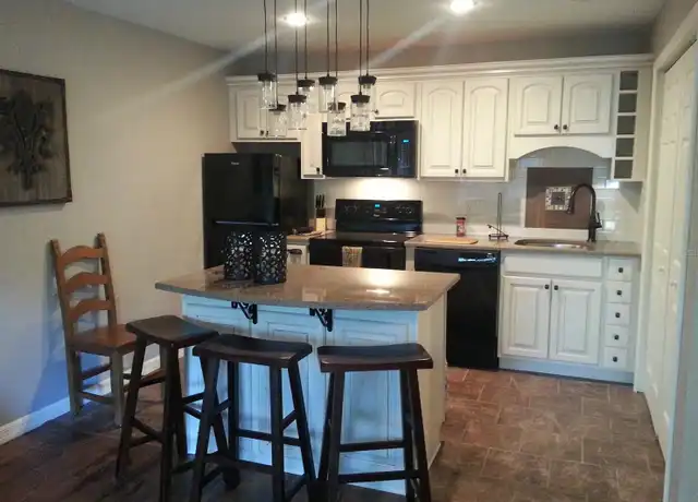 Property at 917 SE 3rd St Unit 300, Ocala, FL, 34471, 2 beds, 1 bath, [object Object]