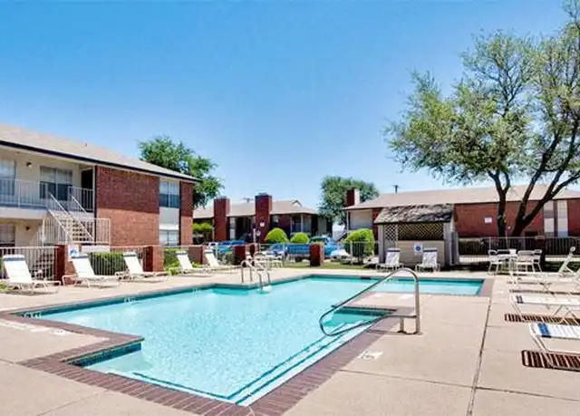 Property at 400 SW Gordon St, Burleson, TX, 76028, 1 bed, 1 bath, [object Object]