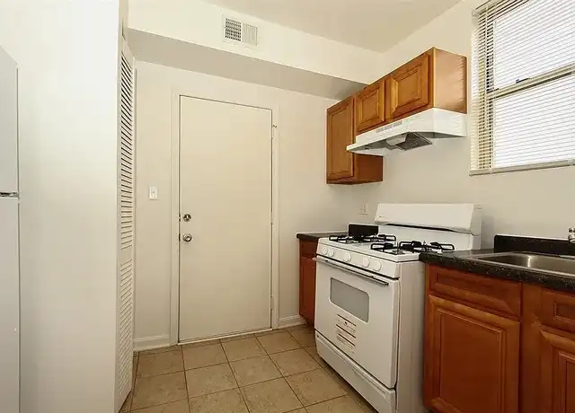 Property at 8238 S Ellis Ave, Chicago, IL, 60619, 1 bed, 1 bath, [object Object]