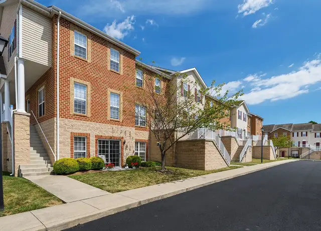 Photo of 1100 Myna Ct, Martinsburg, WV 25404