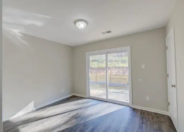 Property at 214 Poplar St Unit 3, Bolivar, TN, 38008, 1 bed, 1 bath, [object Object]