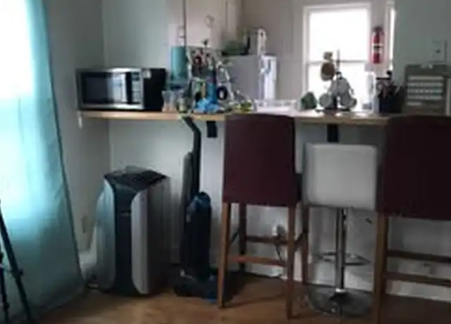 Property at 1317 W Prospect Ave, Appleton, WI, 54914, 1 bed, 1 bath, [object Object]