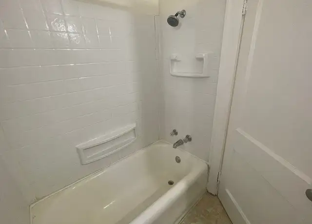 Photo of 1512 E Royall Pl, Milwaukee, WI 53202