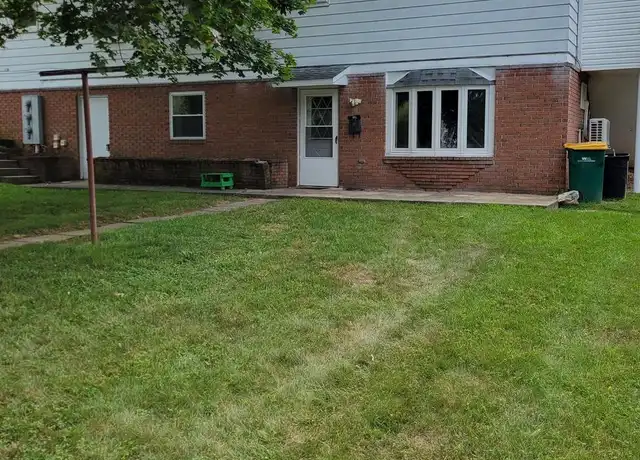 Property at 826 Maple St, Waynesboro, PA, 17268, 2 beds, 1 bath, [object Object]