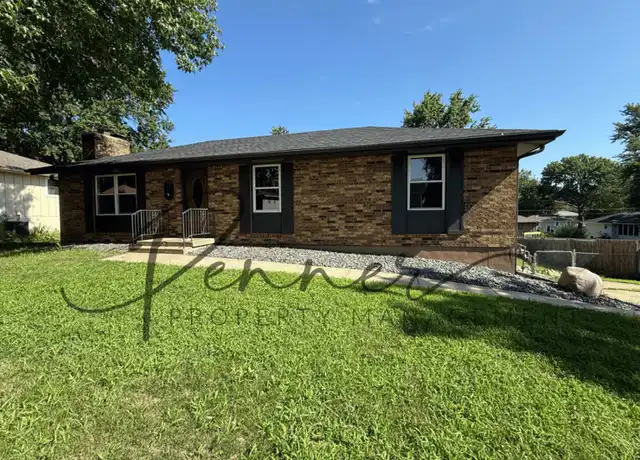 Property at 812 SE 14th St, Oak Grove, MO, 64075, 3 beds, 2 baths, [object Object]