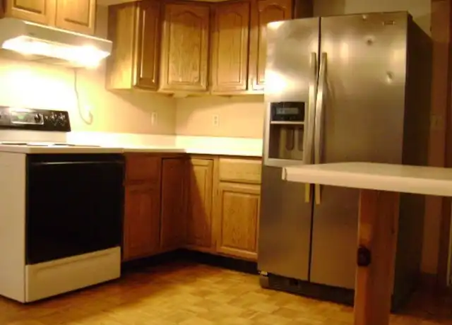 Property at 12 Robertson Dr Unit 2, Shrewsbury, MA, 01545, 2 beds, 1 bath, [object Object]