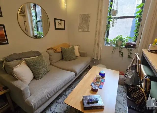 Property at 75 W 71st St Unit 1D, New York, NY, 10023, 2 beds, 1 bath, [object Object]