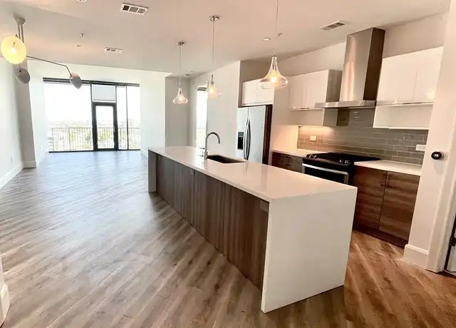 Property at 3333 Lake St Unit 8G, Houston, TX, 77098, 1 bed, 1 bath, [object Object]