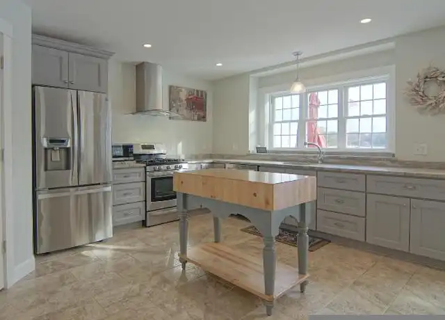 Property at 4 Spring Ln, Eliot, ME, 03903, 2 beds, 2 baths, [object Object]