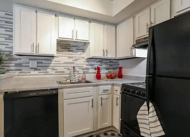 Property at Prime W Apartments - 4500 Wilmington Pike, Dayton, OH, 45440, 1 bed, 1 bath, [object Object]