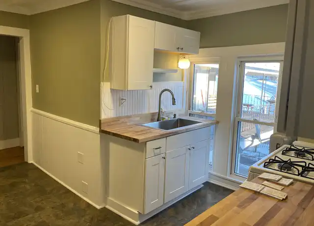 Property at 236 South St Apt 2R, Northampton, MA, 01060, 3 beds, 1 bath, [object Object]