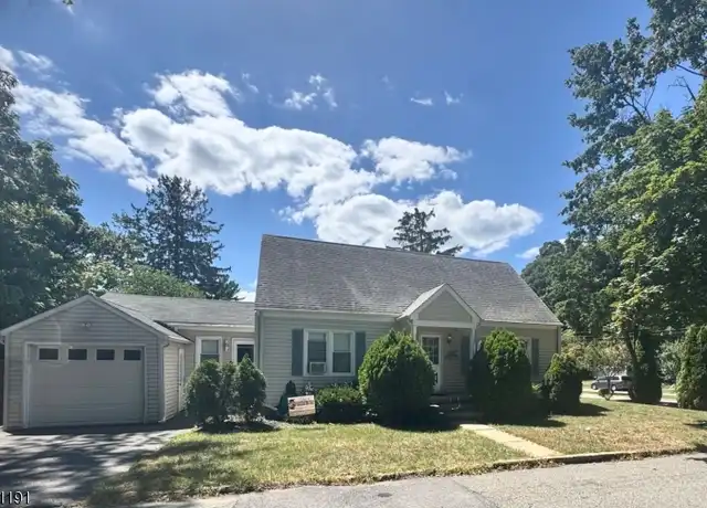 Property at 156 E Prospect St Unit 2, Hackettstown, NJ, 07840, 1 bed, 1 bath, [object Object]