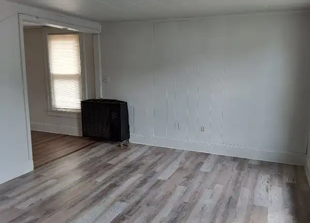 Property at 76 Hoffman St Unit 4, Kingston, NY, 12401, 1 bed, 1 bath, [object Object]