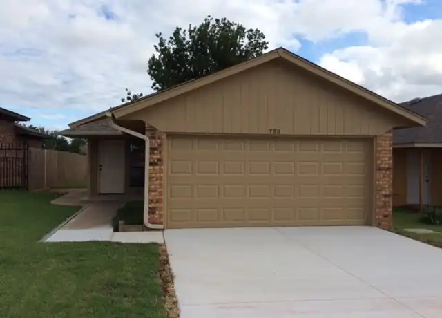Property at 720 SW 10th St, Moore, OK, 73160, 2 beds, 1.5 baths, [object Object]