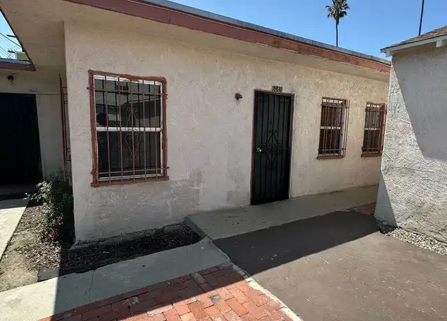 Property at 608 W 49th St Unit 401, Los Angeles, CA, 90037, 1 bed, 1 bath, [object Object]