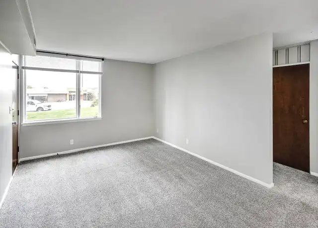 Property at 4813 S 131st St Unit 19, Omaha, NE, 68137, 1 bed, 1 bath, [object Object]