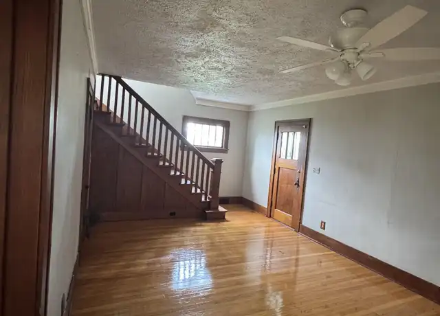 Property at 908 S 36th St, Omaha, NE, 68105, 4 beds, 1 bath, [object Object]