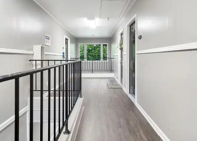 Property at Winthrop Apartments - 204 Jackson St, Newnan, GA, 30263, 1 bed, 1 bath, [object Object]