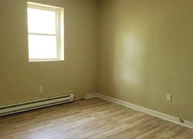 Property at 13945 Superior Rd, East Cleveland, OH, 44118, 1 bed, 1 bath, [object Object]