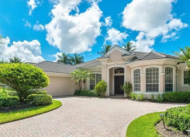 Property at 938 Spanish Moss Trl, Naples, FL, 34108, 4 beds, 3 baths, [object Object]
