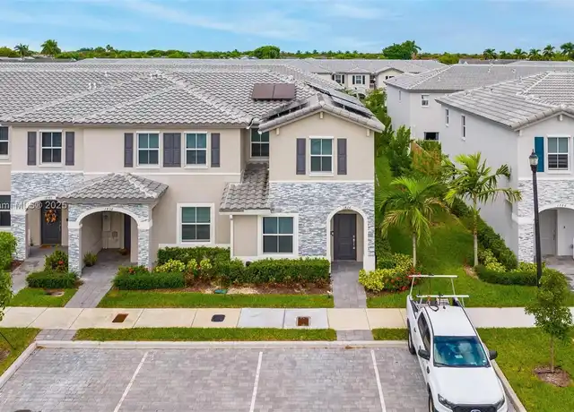Property at 1826 SE 26th Rd, Homestead, FL, 33035, 3 beds, 2.5 baths, [object Object]
