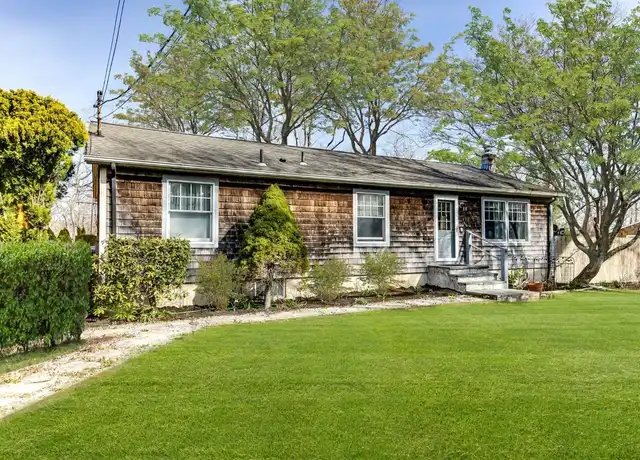Property at 126 Narrow Ln, Bridgehampton, NY, 11932, 3 beds, 2 baths, [object Object]