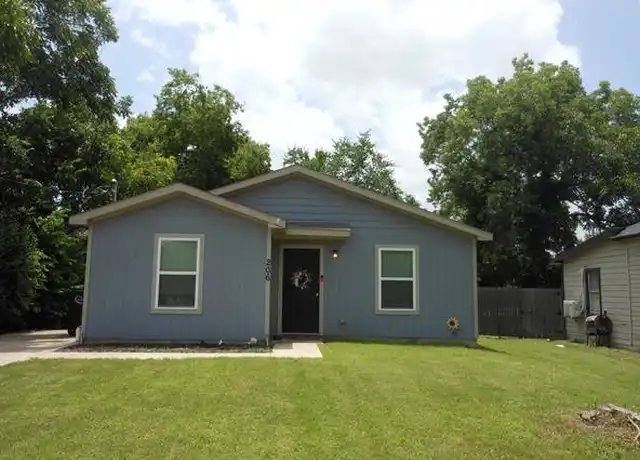 Property at 206 Royal St, Cleburne, TX, 76031, 3 beds, 2 baths, [object Object]
