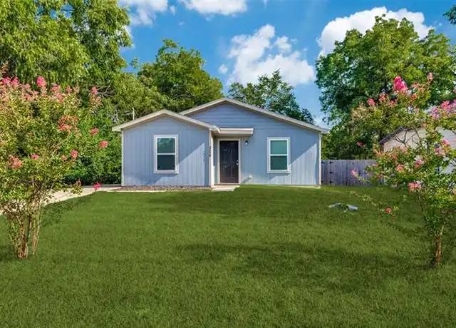 Property at 206 Royal St, Cleburne, TX, 76031, 3 beds, 2 baths, [object Object]