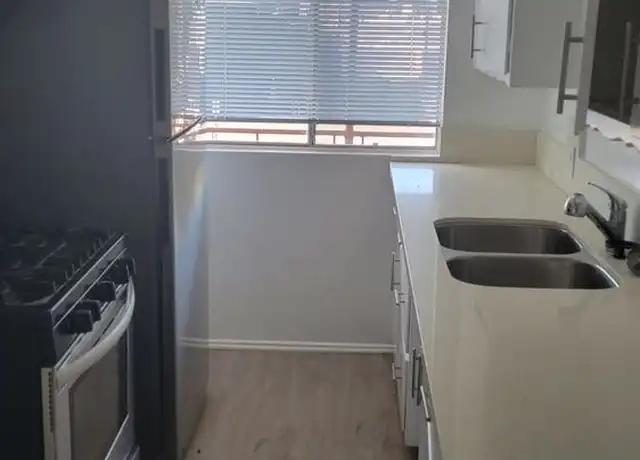 Property at 8456 Blackburn Ave Unit 07, Los Angeles, CA, 90048, 1 bed, 1 bath, [object Object]