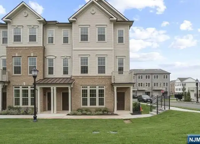 Property at 1 Leahy Dr, Wood-Ridge, NJ, 07075, 2 beds, 3 baths, [object Object]