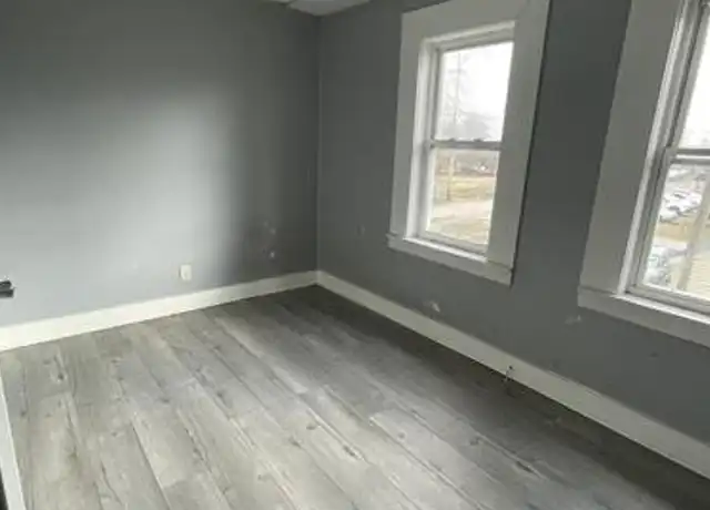Property at 423 W Marion St, Elkhart, IN, 46516, 2 beds, 1 bath, [object Object]