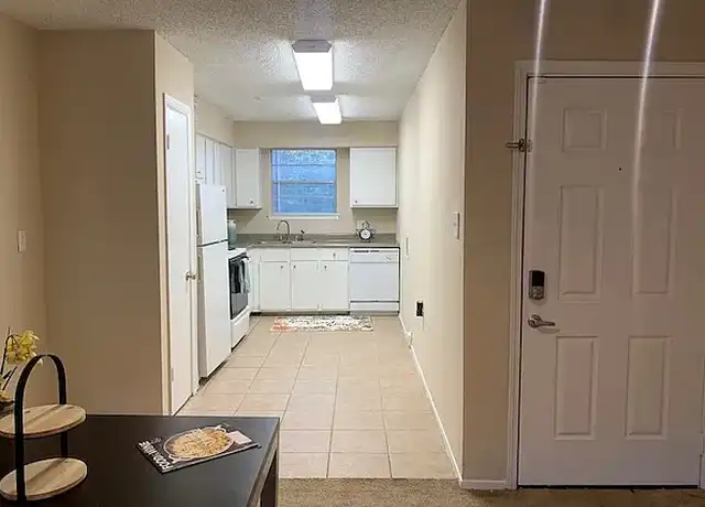 Property at Hampton Court Apartments - 2424 Drusilla Ln, Baton Rouge, LA, 70809, 1-3 bed, 1-2 bath, [object Object]