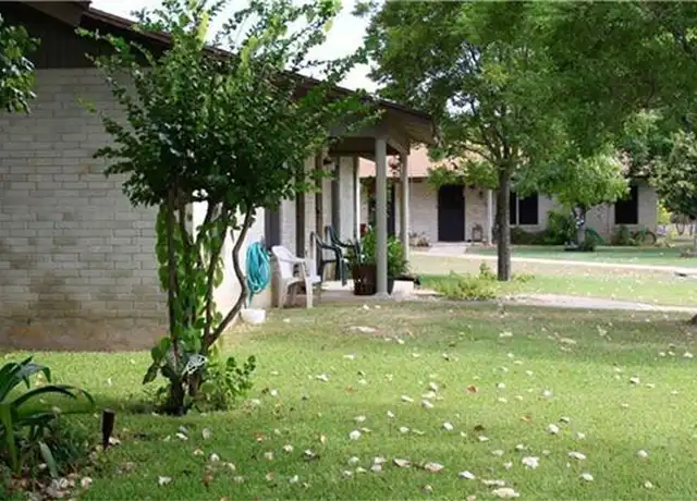 Property at 221 Peach St, Luling, TX, 78648, 1 bed, 1 bath, [object Object]